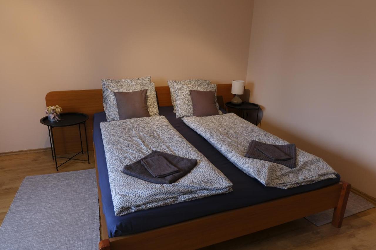 Kajari Apartmanhaz Balatonfőkajár Zewnętrze zdjęcie