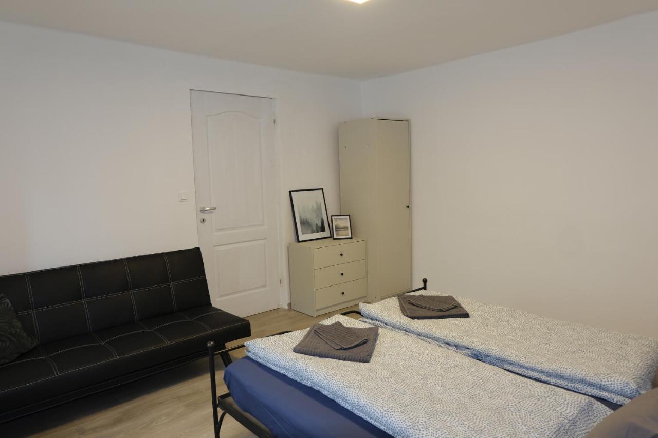 Kajari Apartmanhaz Balatonfőkajár Zewnętrze zdjęcie